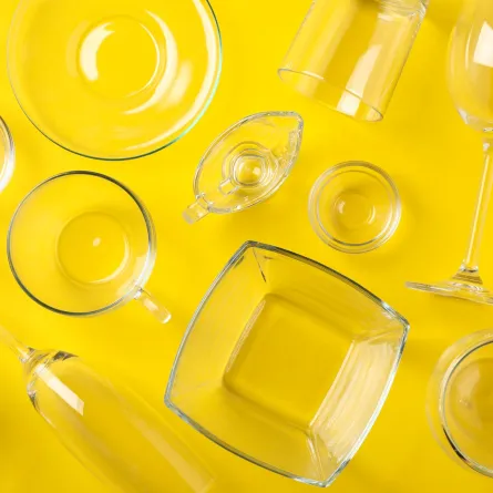 أوعية وأكواب وكؤوس زجاجية