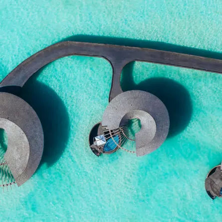 تجارب مميزة وإقامة مرفهة في منتجعات البحر الأحمر