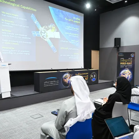 "محمد بن راشد للفضاء" يبدأ الاستعدادات النهائية لإطلاق "محمد بن زايد سات" - الصورة من وام