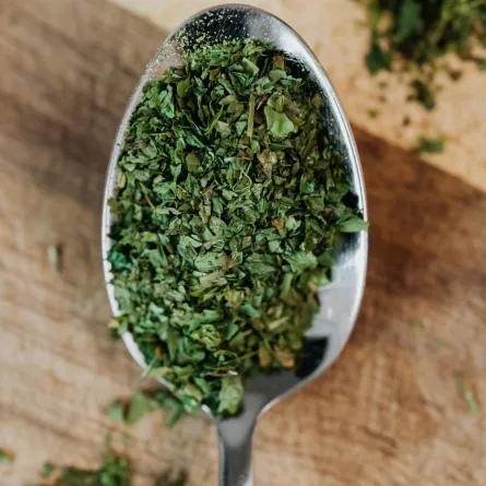 أوراق البردقوش المجففة - المصدر freepik