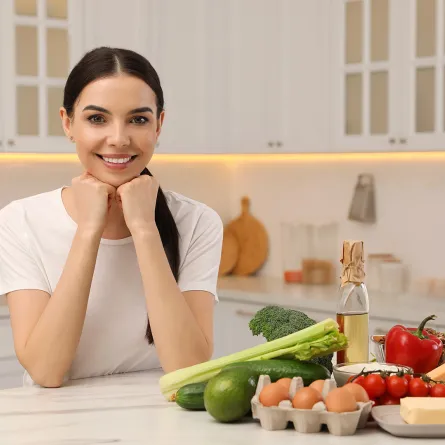 ما هي فوائد وأضرار الكرياتين للنساء؟ اختصاصية تغذية تجيب