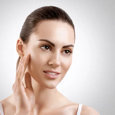 ماسك الكولاجين الليلي.. الحل السحري لإحياء بشرتك وتجديدها أثناء النوم