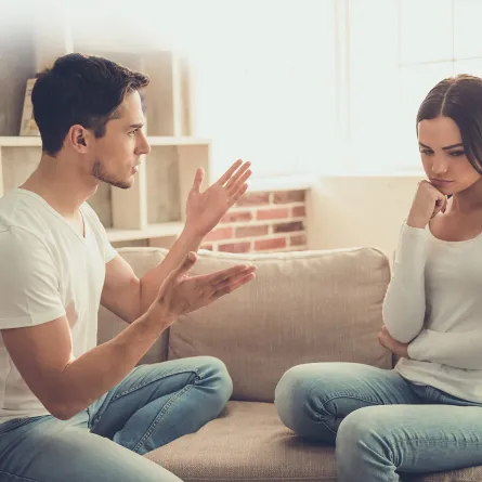 لماذا يقلل الزوج من شأن زوجته؟