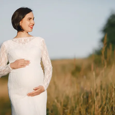 تفسير حلم امرأة حامل أعرفها- مصدر الصورة Freepik By rostooleh