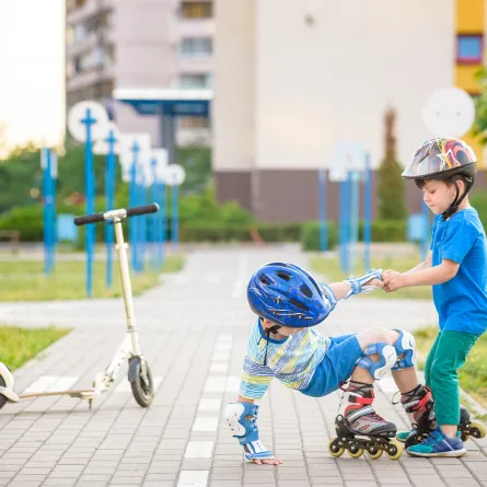 صورة لأطفال يلعبون