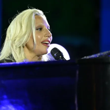 ليدي غاغا في فيلادلفيا بنسلفانيا (Lady Gaga in Philadelphia, Pennsylvania). مصدر الصورة: ANDREW CABALLERO-REYNOLDS / AFP