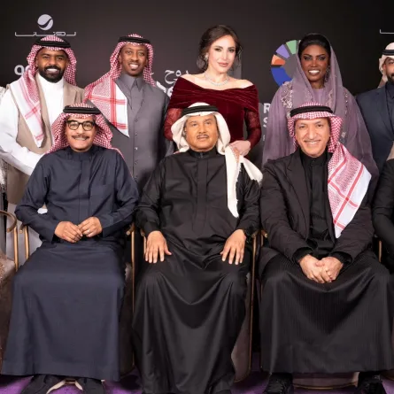 محمد عبده وسالم الهندي والفنانين المشاركين بحفل فنان العرب والنجوم -الصورة من المركز الاعلامي ل روتانا