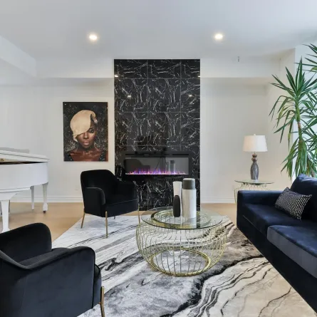 غرفة معيشة مودرن مؤثثة