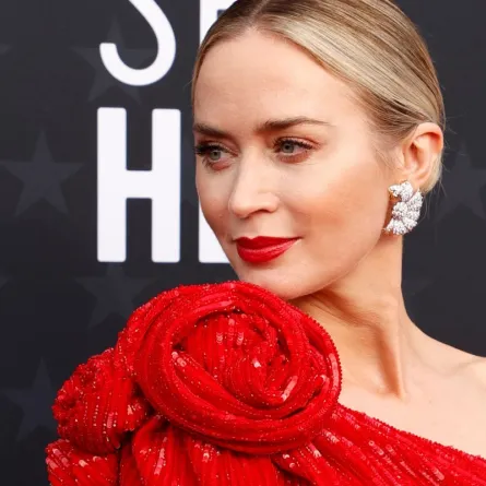  إميلي بلانت  Critics Choice Awards Emily Blunt (Photo by Michael TRAN / AFP)