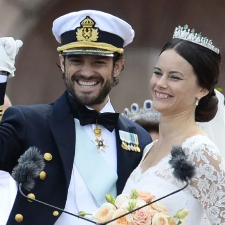 الأميرة صوفيا والأمير كارل فيليب في قصر ستوكهولم في 13 يونيو 2015 (Princess Sofia and Prince Carl Philip at Stockholm Palace on June 13, 2015). مصدر الصورة: AFP PHOTO / JONATHAN NACKSTRAND