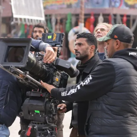 المخرج محمد سامي من كواليس تصوير مسلسل سيد الناس - الصورة من المركز الإعلامي للشركة المنتجة