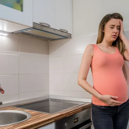 صورة لحامل تعاني من غثيان الصباح