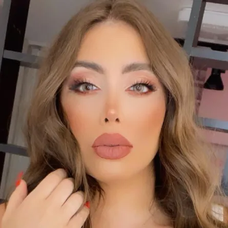 الفنانة السورية انجي مراد الصورة من حسابها الرسمي على فيس بوك