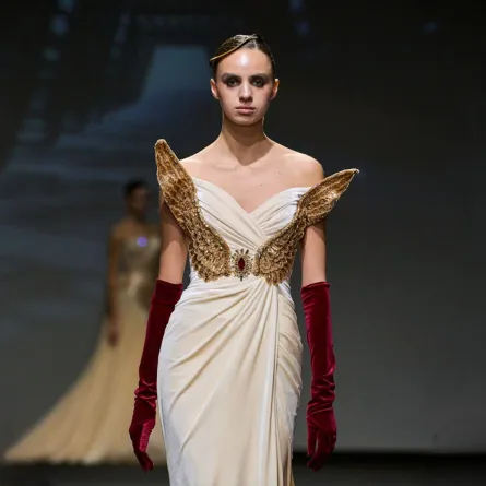 زي من أنطوان القارح ضمن أسبوع دبي للموضة- الصورة من الحدث