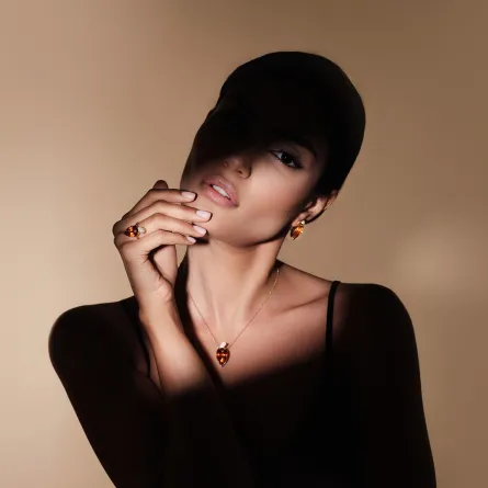 مجوهرات يورا Youra- الصورة من العلامة 