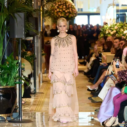 إطلالة من هويشان تشانغ Huishan Zhang - الصورة من Launchmetrics/Spotlight ©