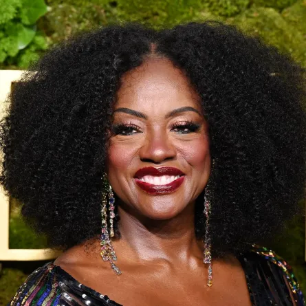 فيولا ديفيس خلال حفل توزيع جوائز جولدن جلوب السنوي الثاني والثمانين في بيفرلي هيلز كاليفورنيا (Viola Davis during the 82nd Annual Golden Globes in Beverly Hills, California). مصدر الصورة: Gilbert Flores/GG2025/Penske Media via Getty Images