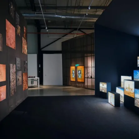 معرض فنّ المملكة يصل المتحف السعودي للفن المعاصر في جاكس