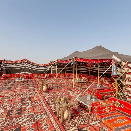 مخيم المبيت الصحراوي في منتجع الوثبة الصحراوي