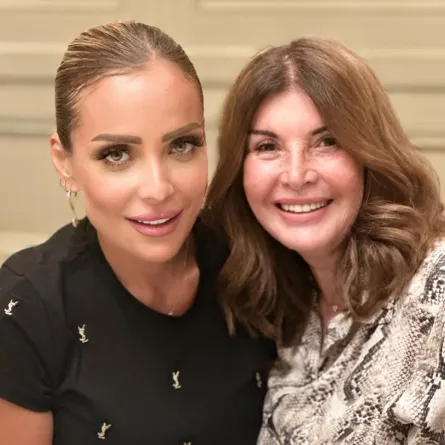 ميرفت أمين و ريم البارودي من كواليس مسلسل جوما - الصورة من حساب ريم البارودي على انستغرام