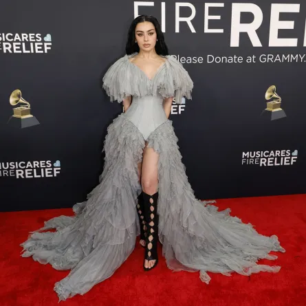 النجمة تشارلي Charli XCX في حفل جوائز غرامي 2025 (مصدر الصورة: Frazer Harrison / GETTY IMAGES NORTH AMERICA / Getty Images via AFP)