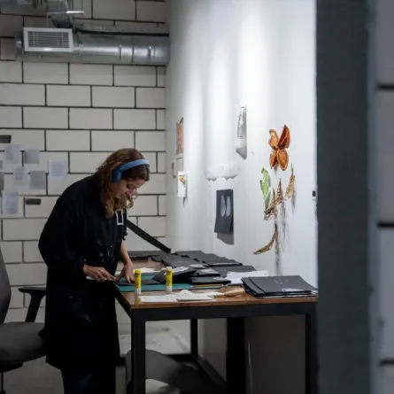 معهد مسك للفنون أطلق برنامج الإقامة القصيرة لصناعة الكتب الفنية