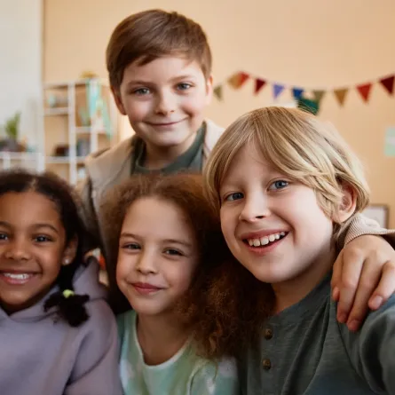 صورة لمجموعة من الأصدقاء