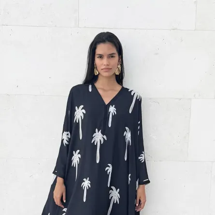 جلباب من حصة فلاسي Hessa Falasi - الصورة من حساب الماركة على إنستغرام