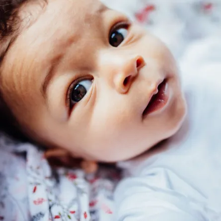 صورة طفل مخادع