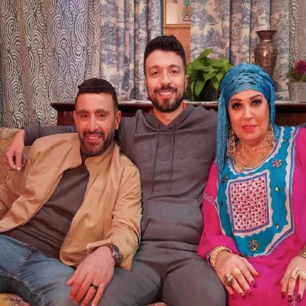 أحمد خالد موسى يتوسّط أحمد السقا وفيفي عبده- الصورة من حساب أحمد خالد موسى