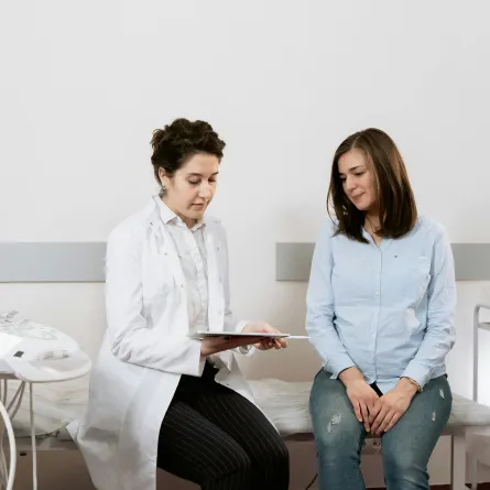 استشارة طبيب حول ضرورة الصيام - المصدر pexels