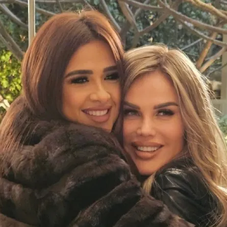 ياسمين عبد العزيز ونيكول سابا - الصورة من حساب نيكول على انستغرام