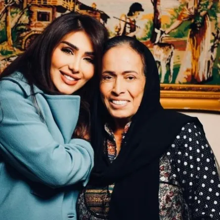 فرح الهادي وحياة الفهد في كواليس مسلسل أفكار أمي - الصورة من صفحة إبراهيم الحساوي على انستغرام