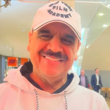 داود حسين -الصورة من  حسابه  على الانستغرام