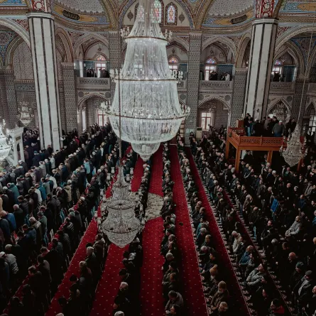 حلم صلاة القيام في المسجد - الصورة تعبيرية  