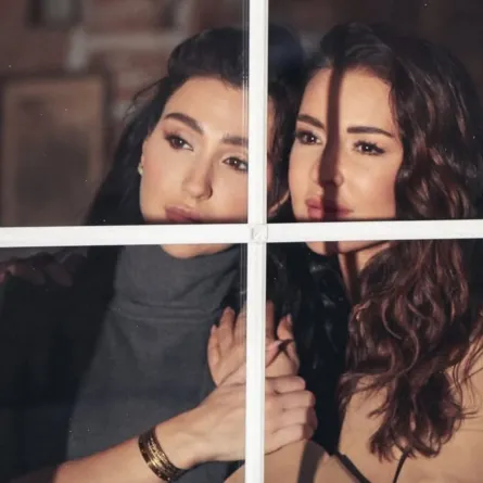 جيسي عبدو وماغي بوغصن في مسلسل بالدم- الصورة من صفحة الأخيرة على إنستغرام