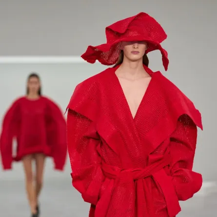 إيسي مياكي Issey Miyake-مصدر الصورة Launchmetrics/Spotlight ©