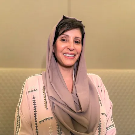 الأميرة نورة الفيصل الرئيس التنفيذي لفنون التراث ومؤسسة أظلال ومجوهرات نون 