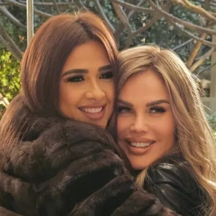 ياسمين عبد العزيز ونيكول سابا - الصورة من حساب نيكول سابا على انستغرام