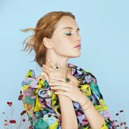 مجوهرات بتصميم الورود من فان كليف أند آربلز Van Cleef & Arpels- الصورة من العلامة 