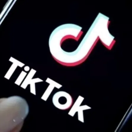 تيك توك يتيح للأهل في دول الاتحاد الأوروبي التحكم بتوقيت استخدام أولادهم للتطبيق