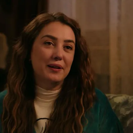 كندة علوش في أحد مشاهد مسلسل إخواتي - الصورة من المركز الإعلامي للمسلسل