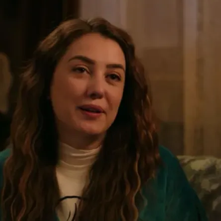 كندة علوش في أحد مشاهد مسلسل إخواتي - الصورة من المركز الإعلامي للمسلسل