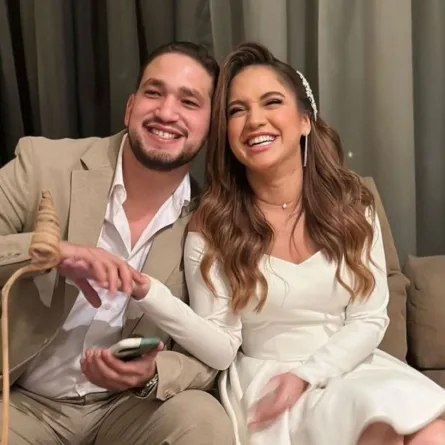 رنا رئيس وعريسها من حفل الخطوبة - الصورة من حساب رنا رئيس على الفيس بوك