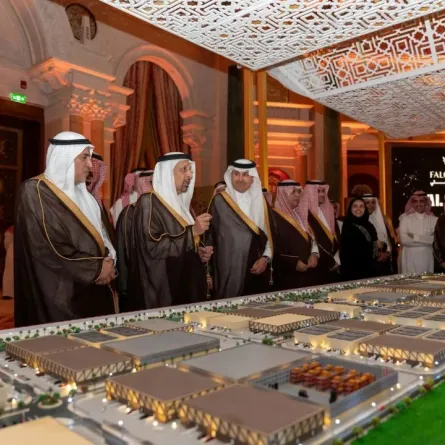 وتعد منطقة سال اللوجستية عنصرًا رئيسيًا في تطوير البنية التحتية اللوجستية