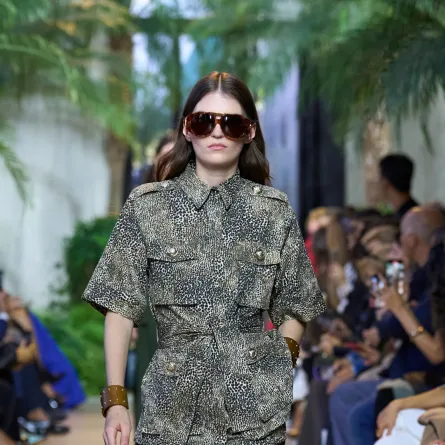 بدلة من إيلي صعب Elie Saab- الصورة من Launchmetrics/Spotlight ©