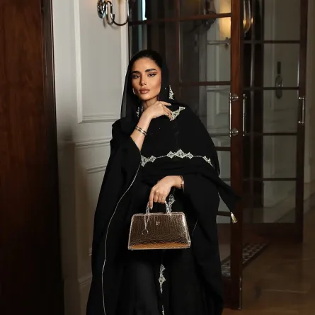 مدونة الموضة خلود العلي - الصورة من حسابها على إنستغرام