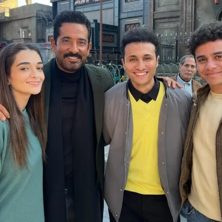 عمرو سعد مع الفنانين الشباب في سيد الناس - الصورة من حساب ملك أحمد زاهر على إنستغرام