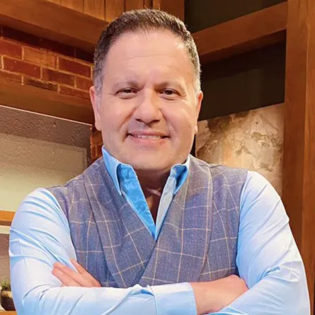 إدوارد - الصورة من حسابه الخاص بإنستغرام