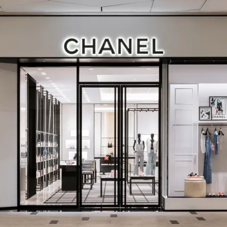 بوتيك شانيل في في مول "سوليتير" في الرياض - الصورة من العلامة 